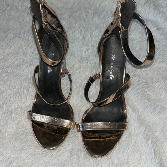 BOGO- Rose gold sparkly shoes - Picture 4 of 5